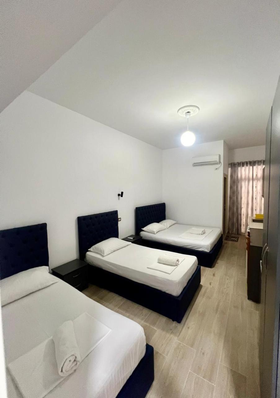 Hotel Vila Flowers Vlorë Cameră foto